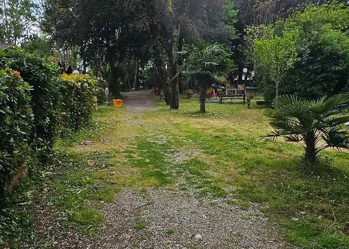 Κάμπινγκ Pini E Pioppi